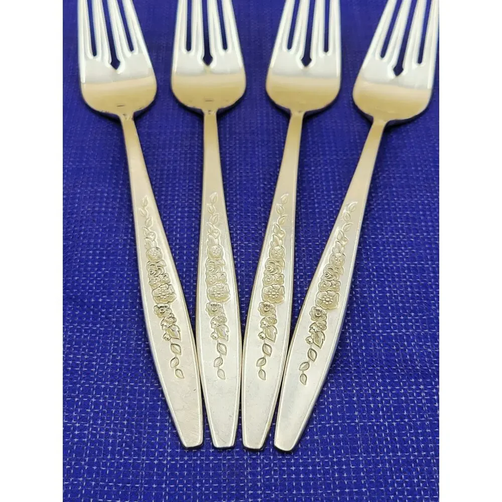 INTERNATIONAL silverplate LAUREL MIST Set of 4 Salad Fork Vtg